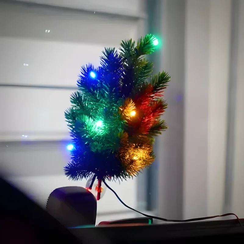 Mini Kerstboom USB met Verlichting – Kerstboom voor Vrachtwagen Cabine - Image 2